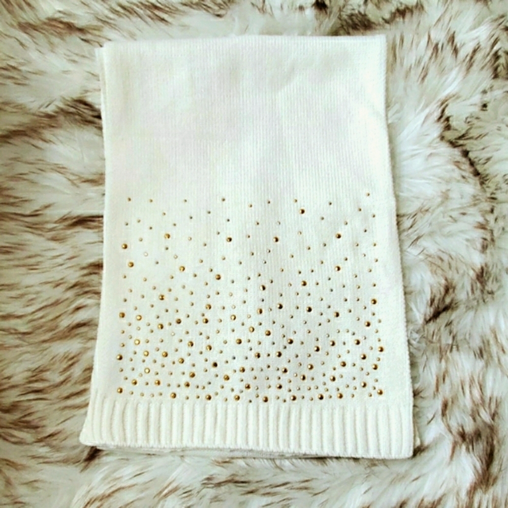 Gold studded Ivory knit scarf